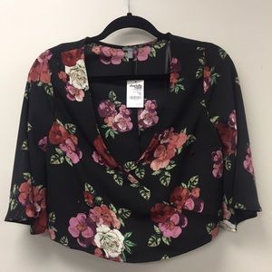 🆕Charlotte Russe Cropped Top with Flutter Sleeves